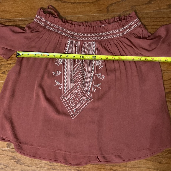 Charlotte Russe oversized open shoulder SW burnt Orange blouse. Size Medium - Picture 8 of 10